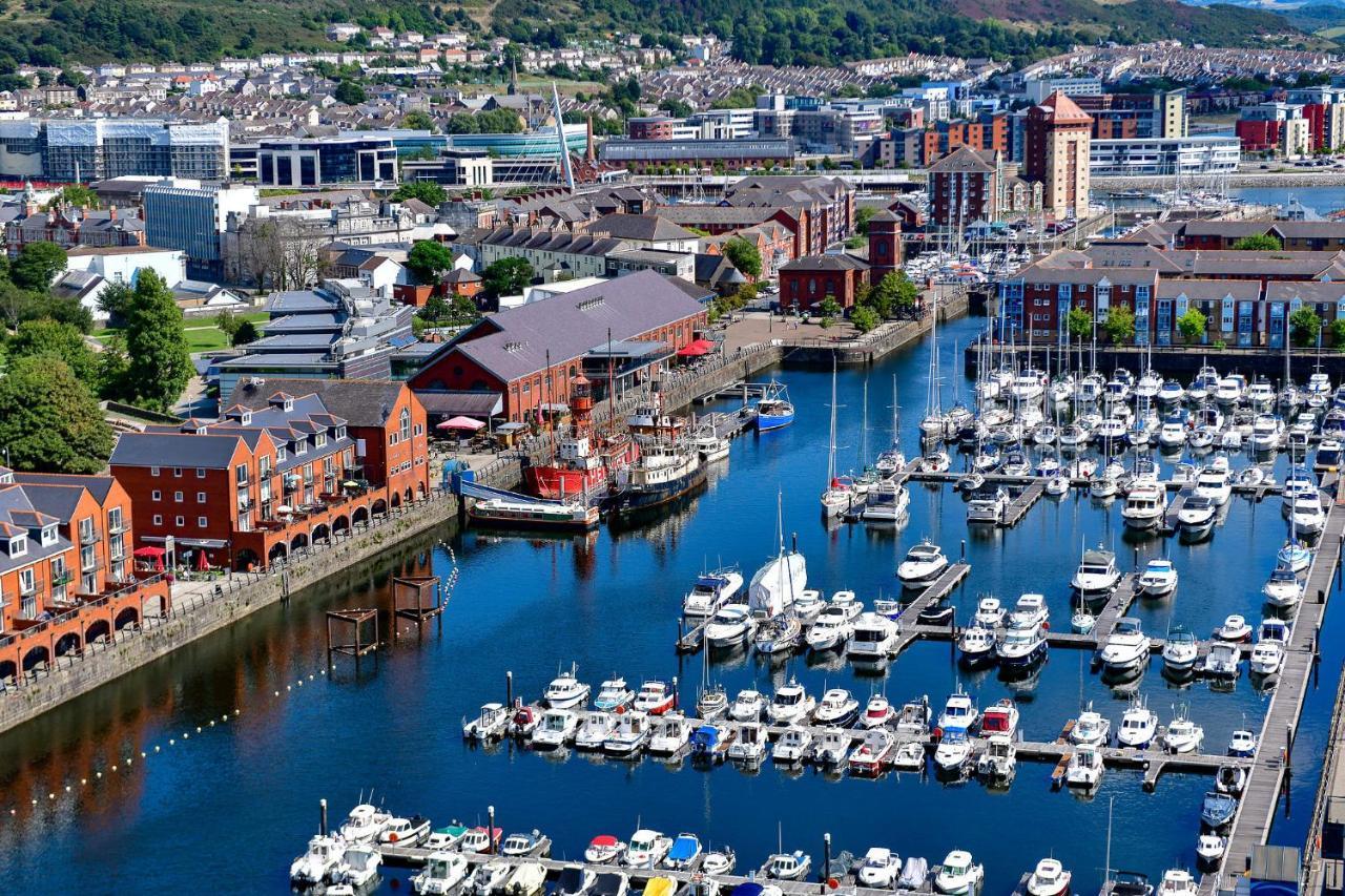 Just Stay Wales - Meridian Tower Marina & City View - 2 Bed Apartment Swansea Buitenkant foto